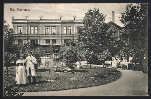 AK Bad Nammen, Gartenanlage vor dem Kurhaus