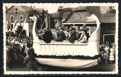 Foto-AK Neumagen-Dhron, Faschingszug mit Festwagen