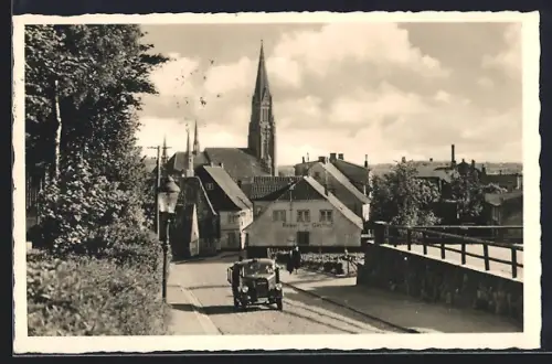 AK Schleswig, Gasthaus mit Blick zur Kirche
