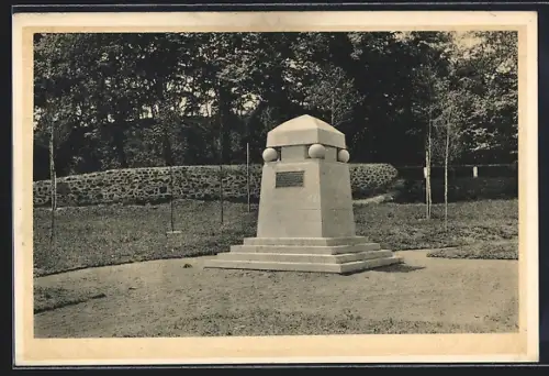 AK Bautzen, Denkmal für die Gefallenen der Schlacht bei Bautzen 1813 auf dem Friedhof zum Heiligen Geist