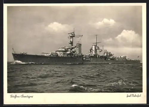 AK Leichter Kreuzer der Kriegsmarine in voller Fahrt