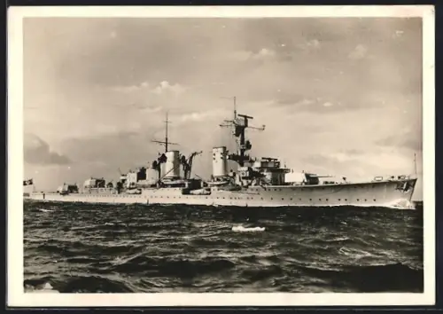 AK Leichter Kreuzer der Kriegsmarine auf hoher See