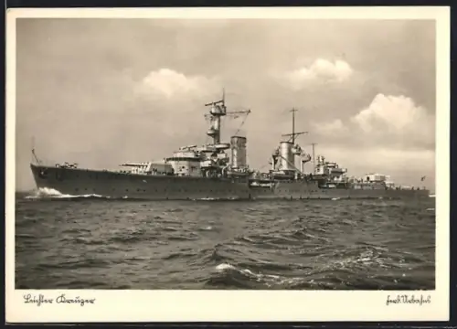 AK Leichter Kreuzer der Kriegsmarine in voller Fahrt