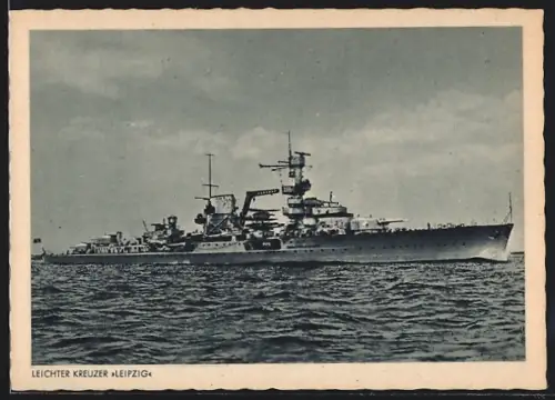 AK Leichter Kreuzer Leipzig der Kriegsmarine macht Fahrt