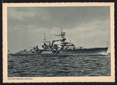 AK Leichter Kreuzer Leipzig der Kriegsmarine macht Fahrt
