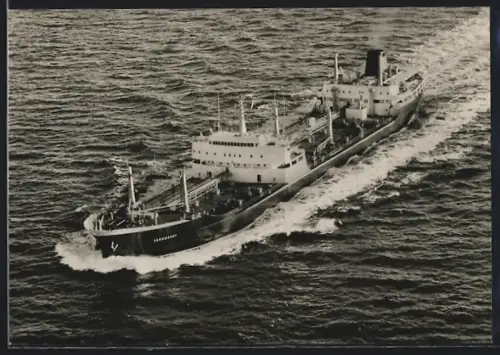 AK Handelsschiff MT Fernmount auf See