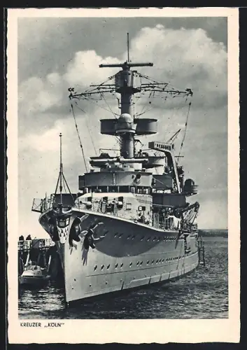 AK Kriegsmarine, der Kreuzer Köln auf See