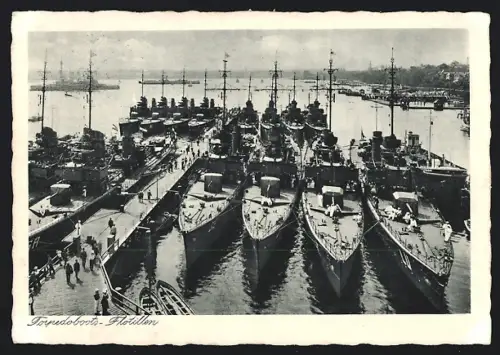 AK Pillau, Torpedoboots-Flotillen der Kriegsmarine im Hafen