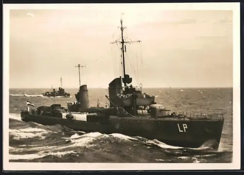 AK Kriegsmarine Torpedoboot Leopard bei voller Fahrt