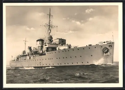 AK Schnellboot-Begleitschiff Tsingtau der Kriegsmarine auf hoher See