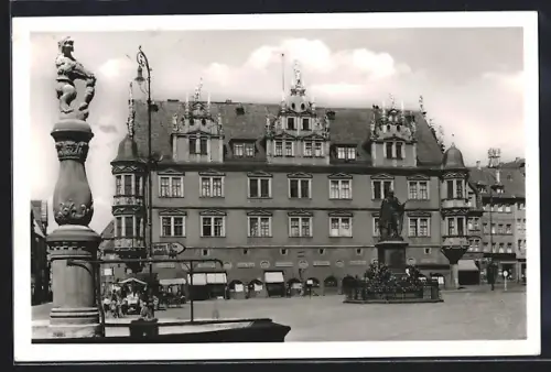 AK Coburg, Markt mit Regierungsgebäude und Brunnen