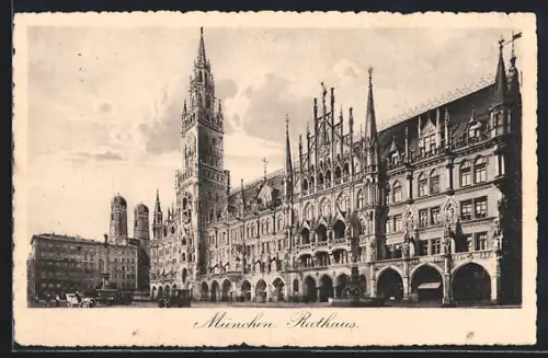 AK München, Rathaus mit Brunnen