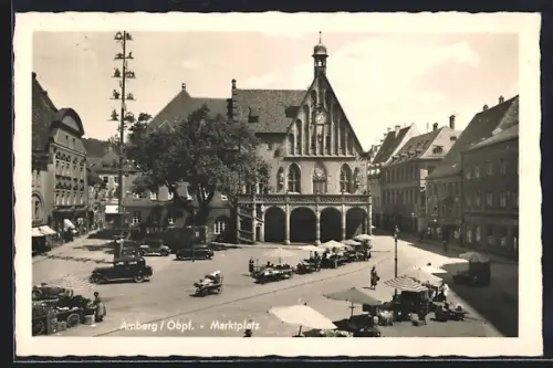 AK Amberg /Obpf., Marktplatz mit Rathaus