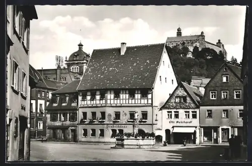 AK Kulmbach, Holzmarkt mit Gasthaus Stadtschänke