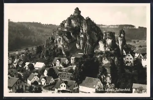 AK Tüchersfeld / Fränk. Schweiz, Ortspartie mit Felsformation