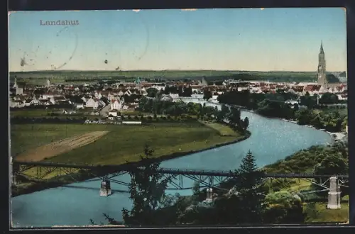 AK Landshut / Isar, Totalansicht mit Kirche und Flussblick
