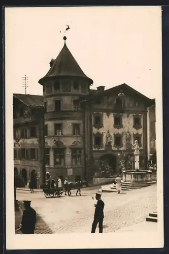 AK Berchtesgaden, Der Marktplatz mit Brunnen