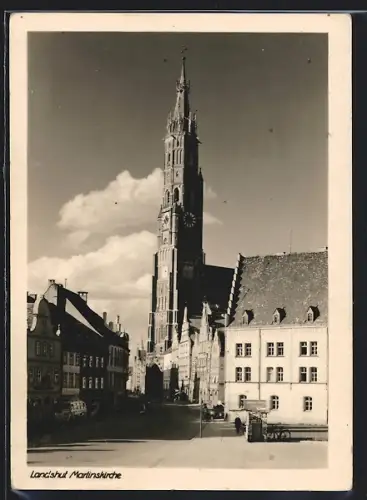 AK Landshut, Strassenpartie mit Geschäften und Martinskirche