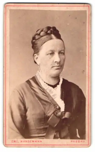 Fotografie Emil Wangemann, Passau, Heilige-Geiststr. 379, Kreszenz Eigh im Porträt