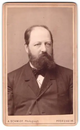 Fotografie A. Schmidt, Pforzheim, Enzstrasse 7, Herr Haussman im Porträt