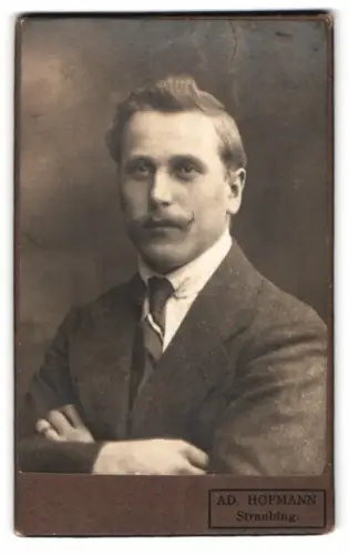 Fotografie Ad. Hofmann, Straubing, Ludwig Gschlösse im Porträt