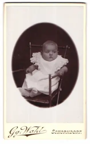 Fotografie Gg. Wahl, Schorndorf, Anna Waller als Säugling
