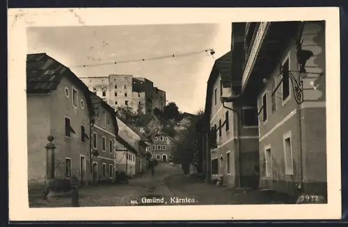 AK Gmünd /Kärnten, Strassenpartie mit Brunnen