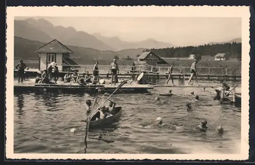 AK Hermagor /Gailtal, Frauen im Badeanzug am Presseggersee
