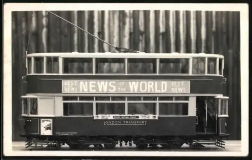 Fotografie W. P. Witherstone, London, Modell einer englischen Strassenbahn London Transport L.C.C. type E.3. Tramcar