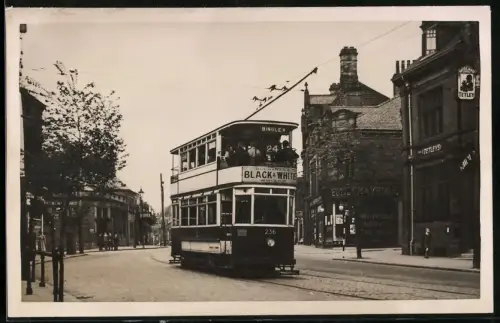 Fotografie W. A. Camwell, englische Strassenbahn Bradford 236 at Bingley