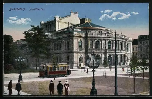 AK Düsseldorf, Strassenbahn passiert das Stadttheater