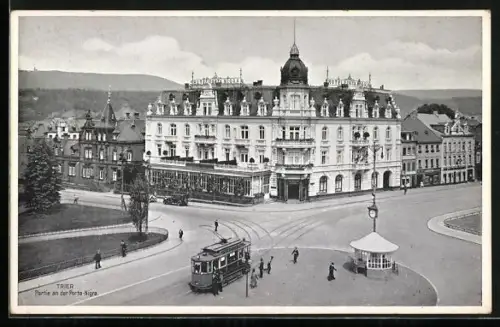 AK Trier, Strassenbahn vor dem Hotel Porta Nigra