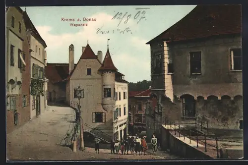 AK Krems a. Donau, Wegscheid, Strassenpartie mit Turmgebäude