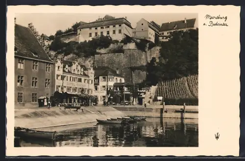 AK Meersburg am Bodensee, das Hotel Seehof mit Blick zur Burg hinauf