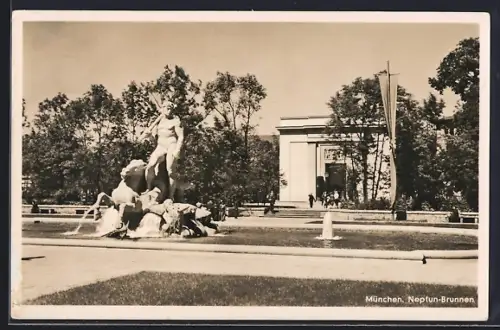 AK München, Partie am Neptun-Brunnen mit 