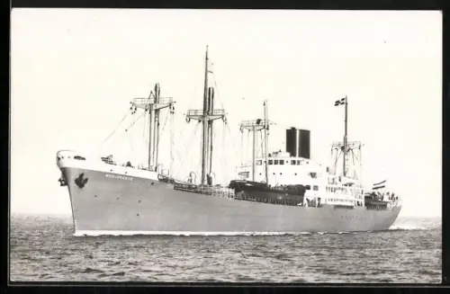 AK Handelsschiff MS Modjokerto auf See