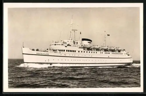 AK Bundesbahn-Hochsee-Fährschiff Deutschland während der Fahrt