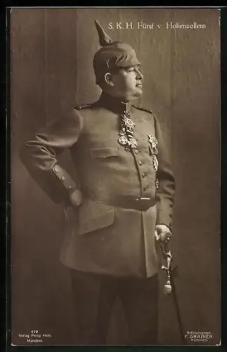 AK Fürst von Hohenzollern in Uniform mit Pickelhaube