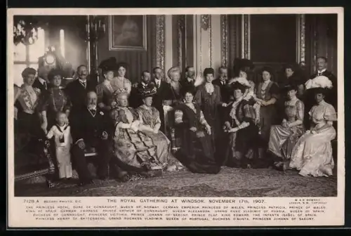 AK The Royal Cathering at Windsor, Königin von England