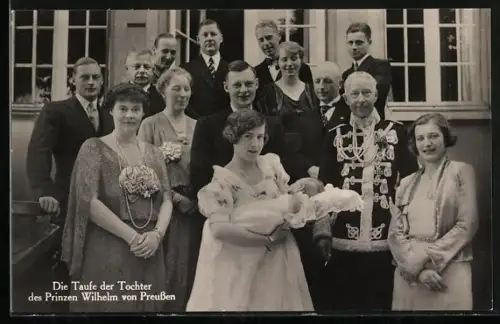 AK Die Taufe der Tochter des Prinzen Wilhelm von Preussen, Kronprinz Wilhelm in Husarenuniform