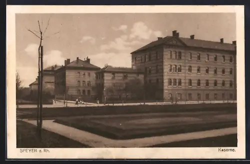 AK Speyer a. Rh., Kaserne, Gebäude mit Strasse und Anlage