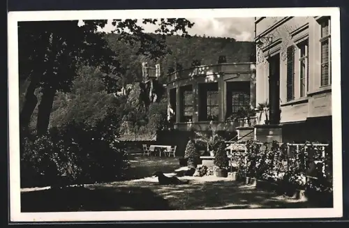 AK Assmannshausen a. Rh., Kurhotel-Kurhaus Bad Assmannshausen, Hofansicht