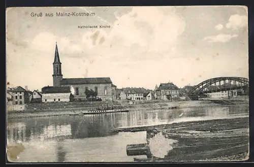 AK Mainz-Kostheim, Ortspanorama mit Kirche u. Brücke vom Wasser aus