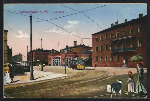 AK Ludwigshafen a. Rh., Bahnhof mit Strassenbahn