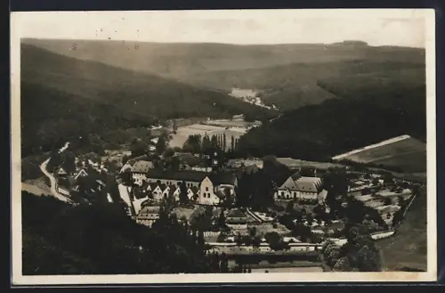 AK Hattenheim im Rheingau, Ortsansicht mit Hotel Weinhaus Ress aus der Vogelschau