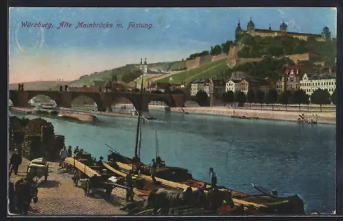AK Würzburg, Alte Mainbrücke mit Festung, Leute am Hafen