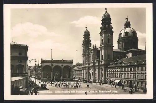 AK München, Odeonsplatz mit Feldherrnhalle und Theatinerkirche