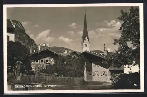 AK Garmisch-Partenkirchen, Im Winkel, Hotel Husar, Kirche