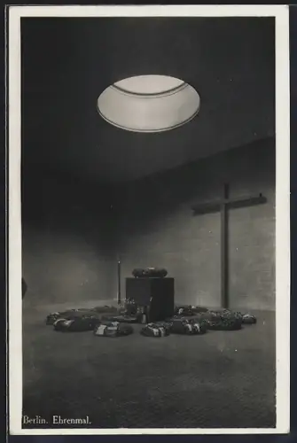 AK Berlin, Ehrenmal Unter den Linden mit Kränzen