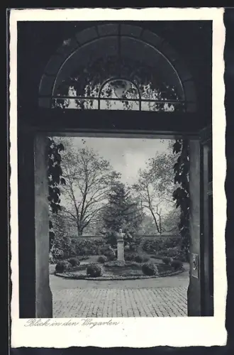 AK Berlin-Wedding, Lazarus-Kranken-und Diakonissenhaus, Bernauer Strasse 115-118, Büste im Vorgarten